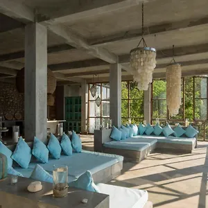 V Villa